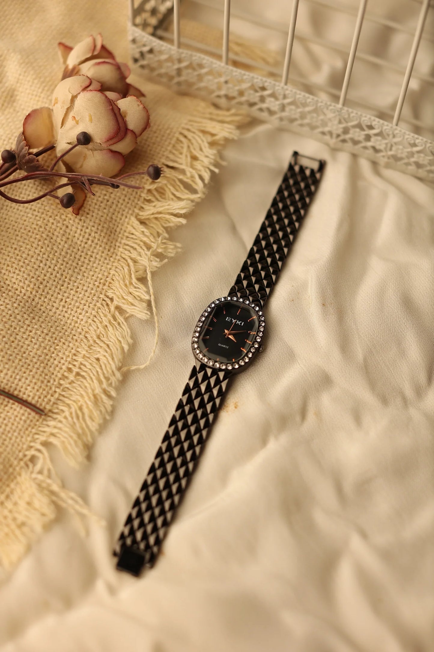 EYKI Black Oval